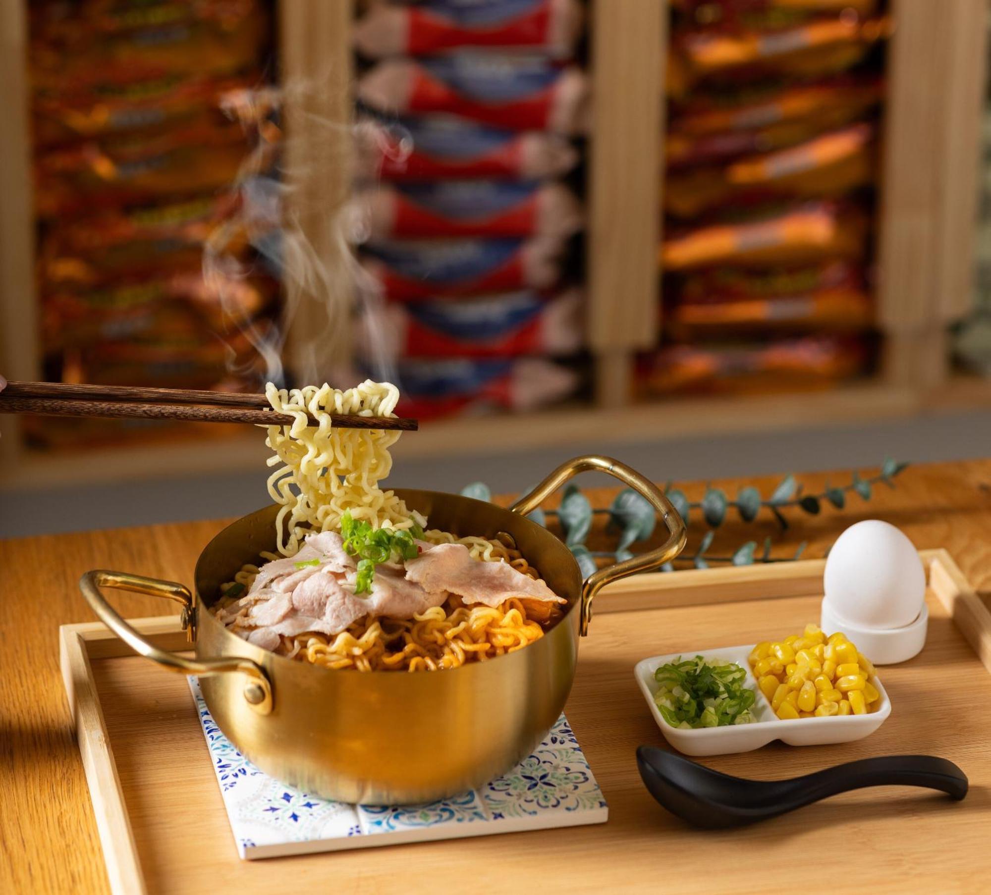 Khách sạn Bee House By Cosmos Creation - Main Station Đài Bắc