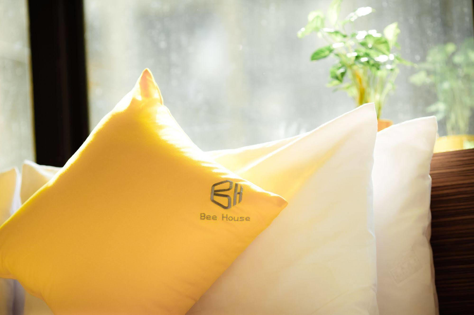Khách sạn Bee House By Cosmos Creation - Main Station Đài Bắc